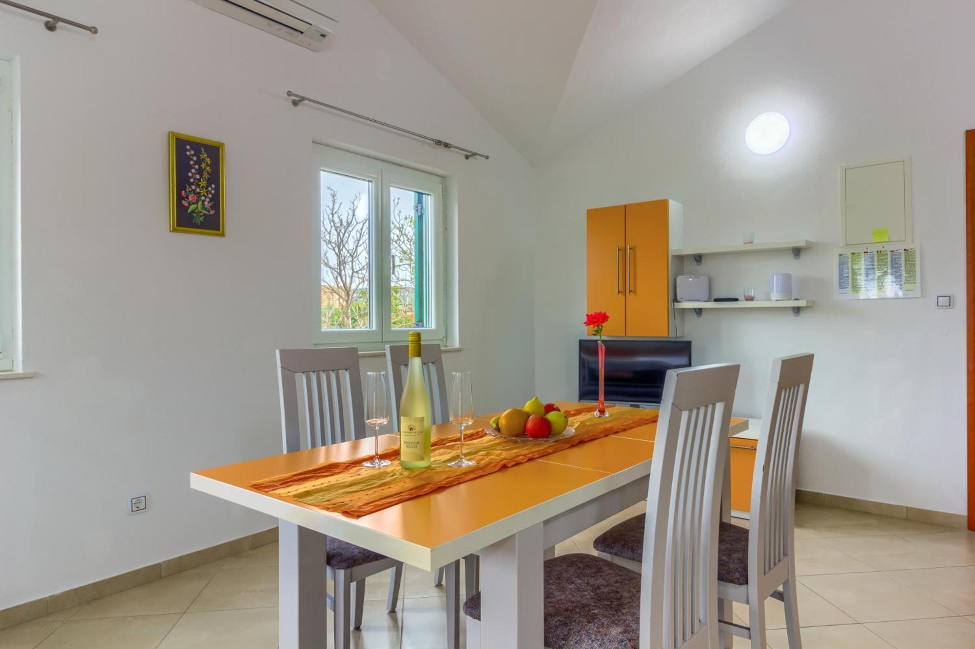 Apartmani Mato Pirovac Eksteriør billede