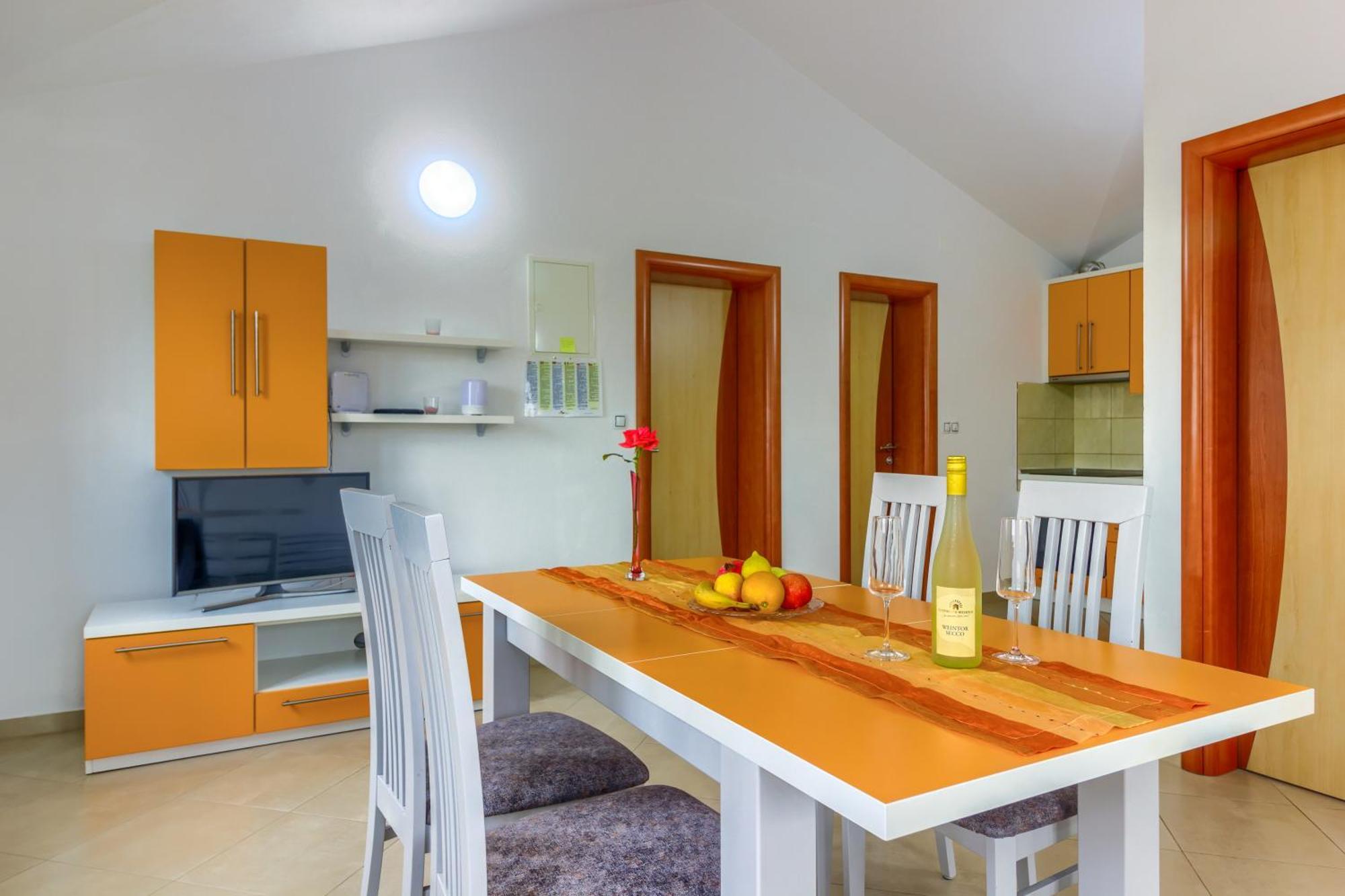 Apartmani Mato Pirovac Eksteriør billede