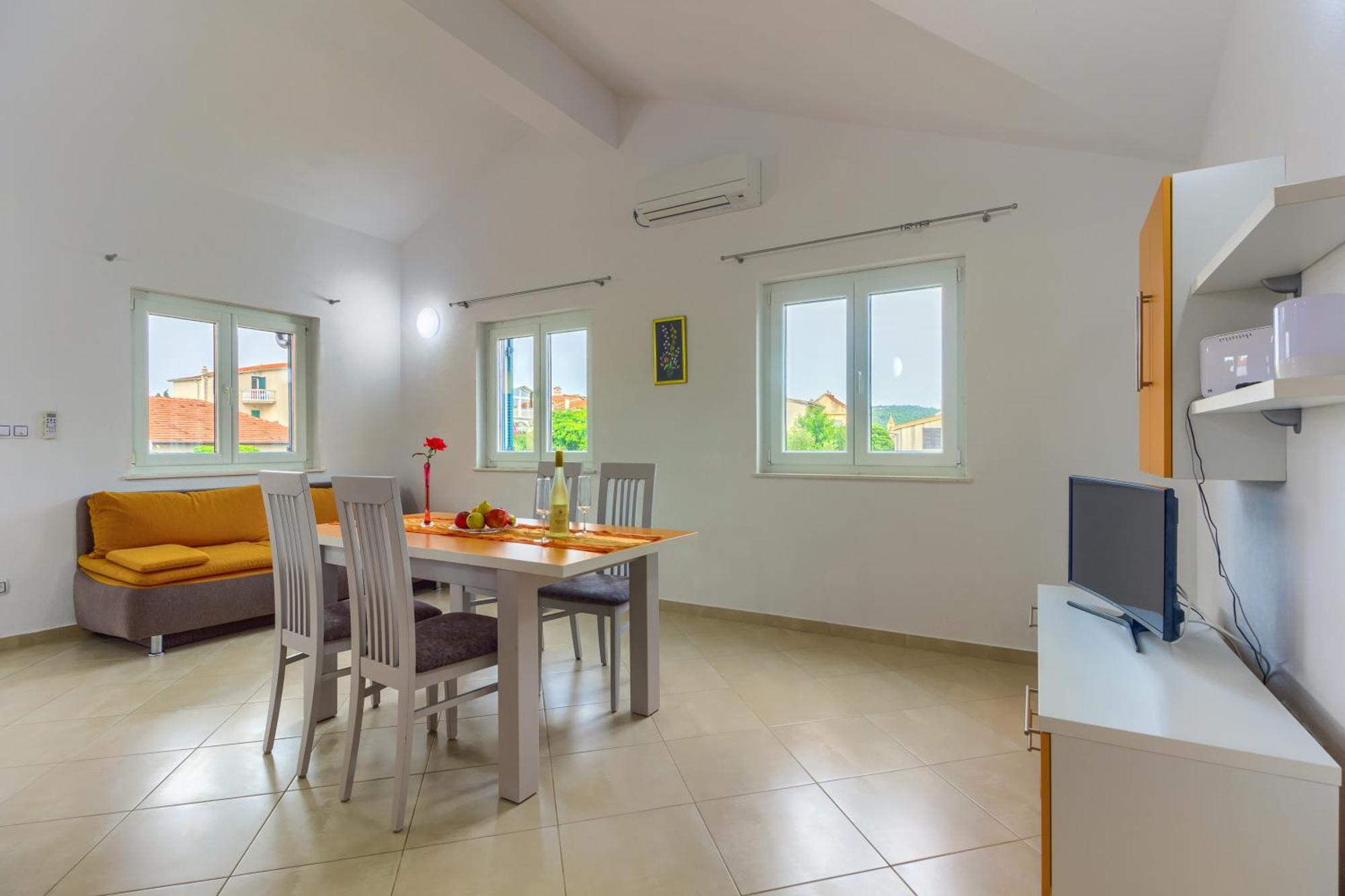 Apartmani Mato Pirovac Eksteriør billede