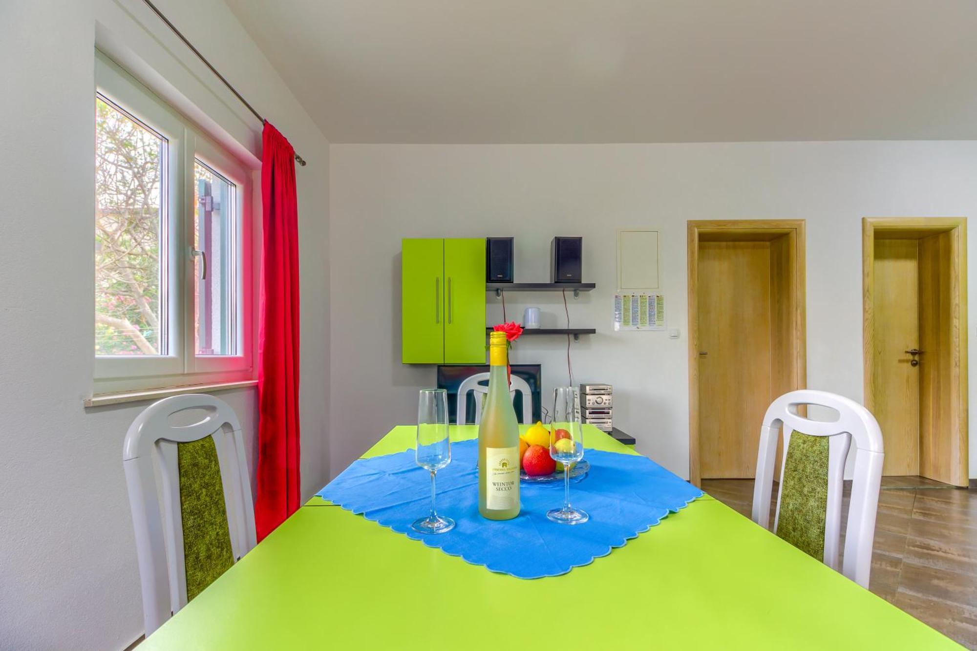Apartmani Mato Pirovac Eksteriør billede